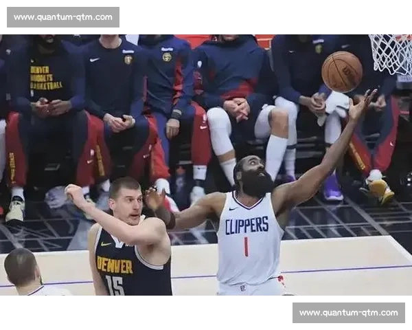 湖人对决快船焦点战麦基内线统治力成胜负关键解析季后赛走势之争